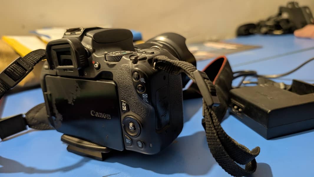 Canon EOS200D 4