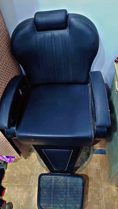 polr chair just 2 months used like new