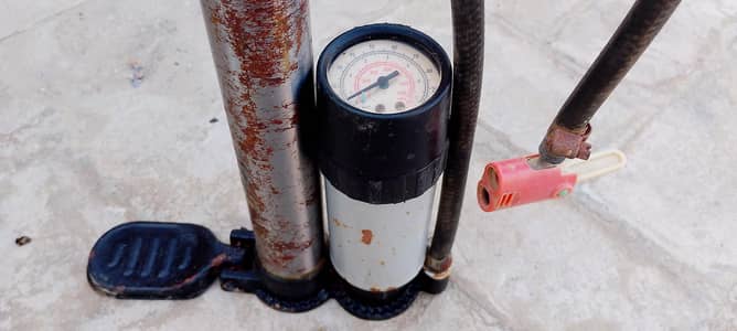 Cycle pump pressure gauge meter