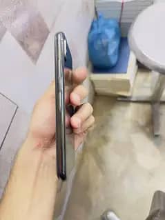 Apple iPhone XS 1