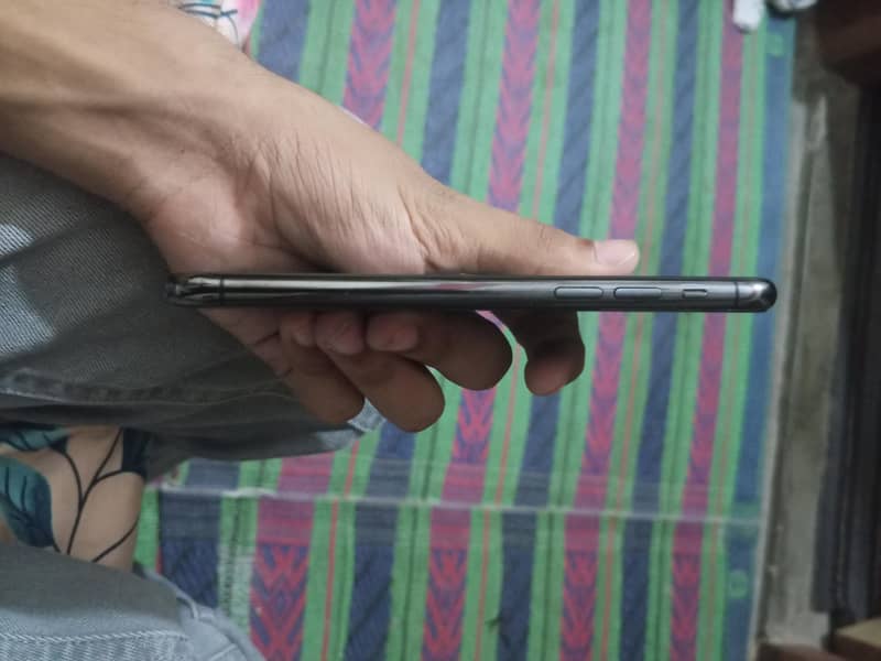 iphone 11 pro 2