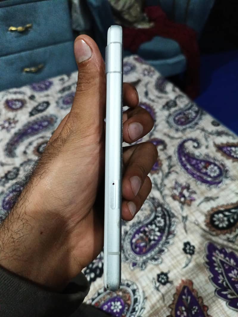 Google Pixel 7a 3
