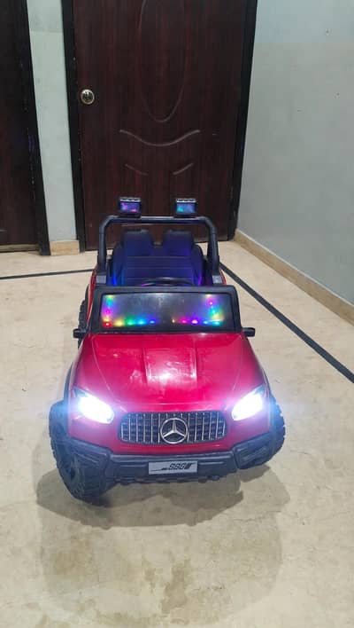 kid's battery operated car excellent condition
