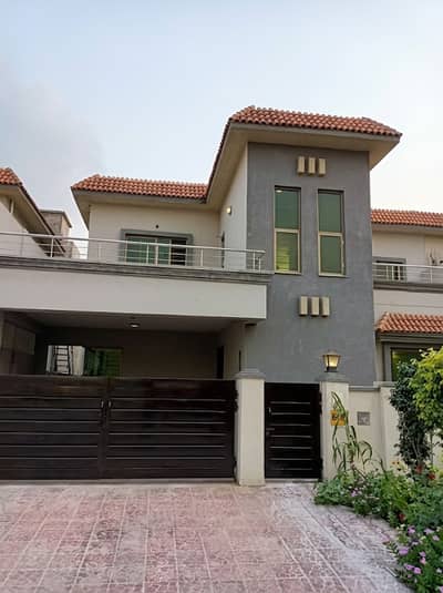 10 Marla Elegant 4-Bedroom House for Rent in Askari 11, Lahore