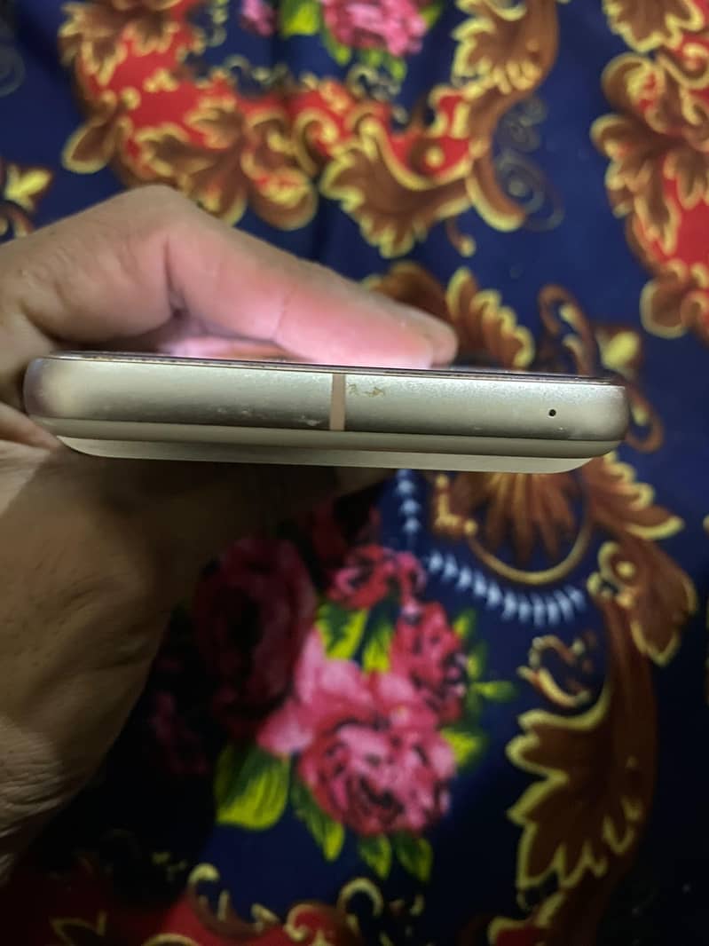 Google Pixel 8 5