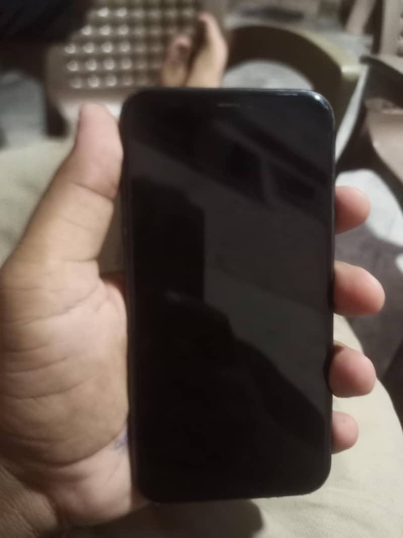 Apple iPhone 11 3