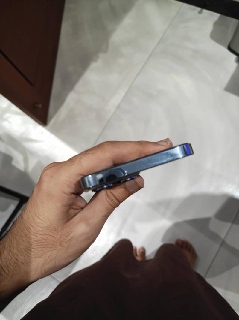 IPhone 13 Pro Max 2