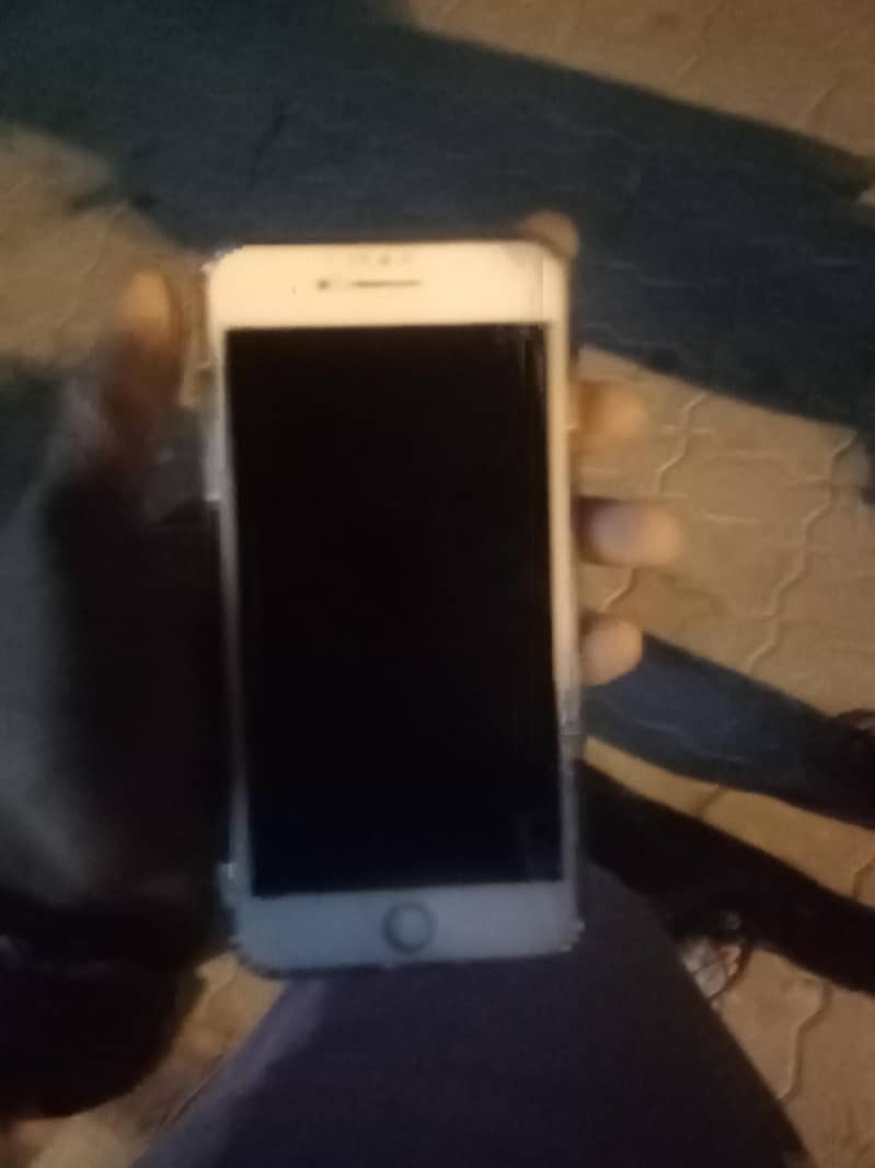 Apple iPhone 7 1