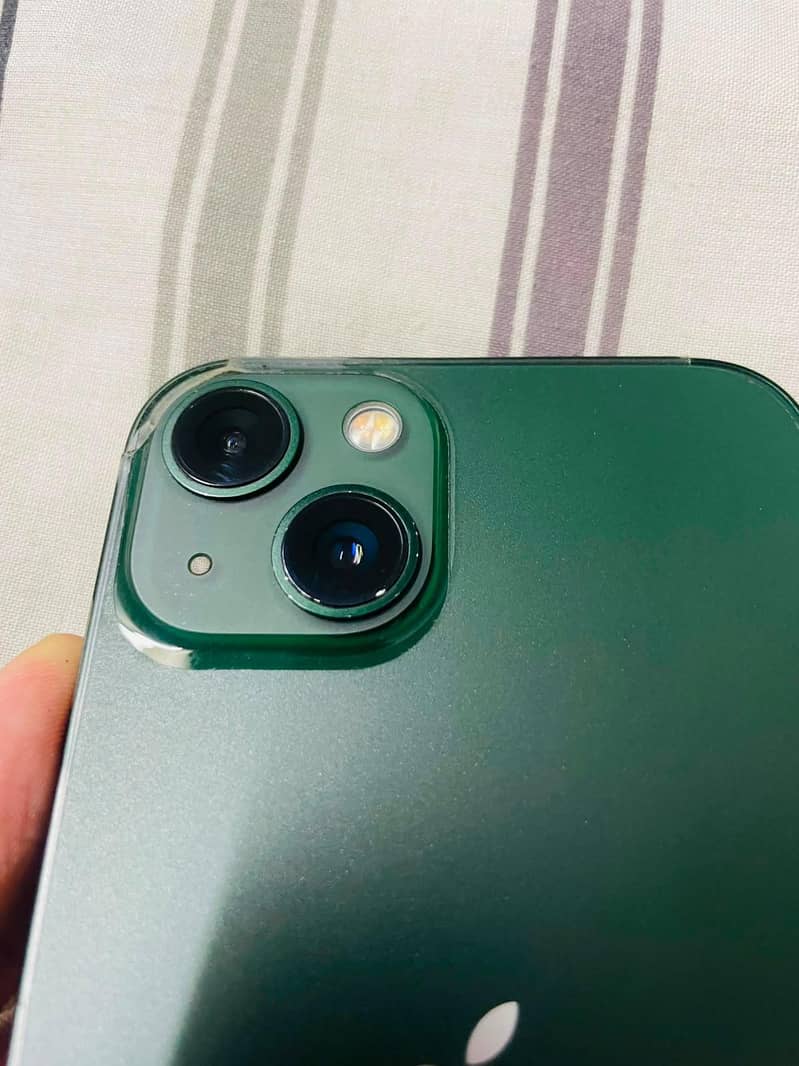 Apple iPhone 13 0