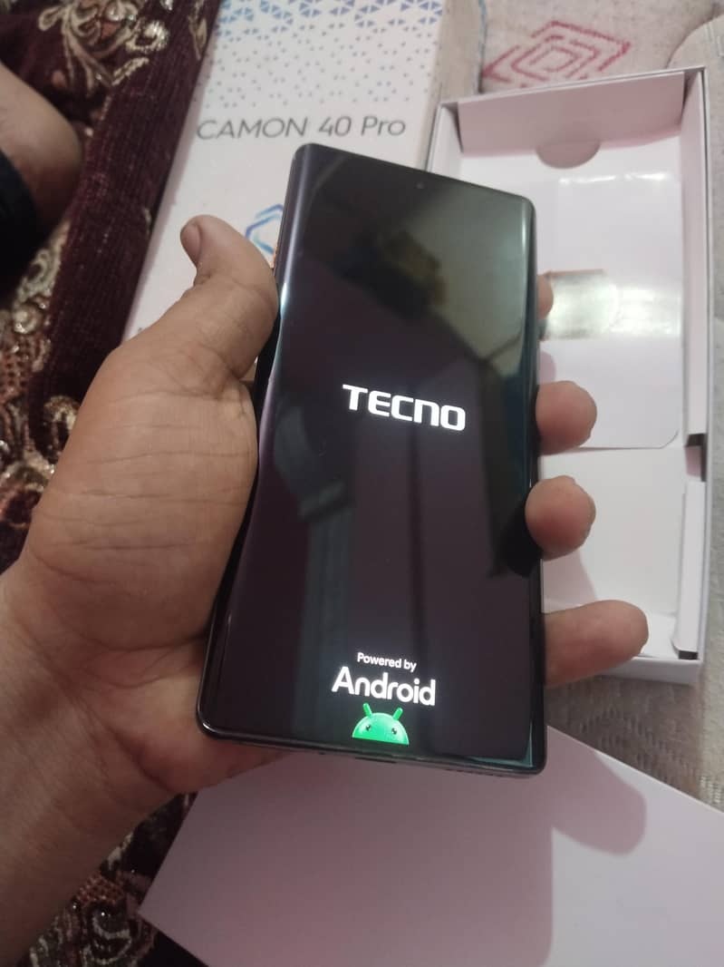 Tecno CAMON 40 Pro 1