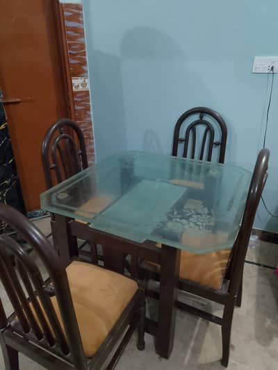 Dining Table with 4 chairs Wooden new condition