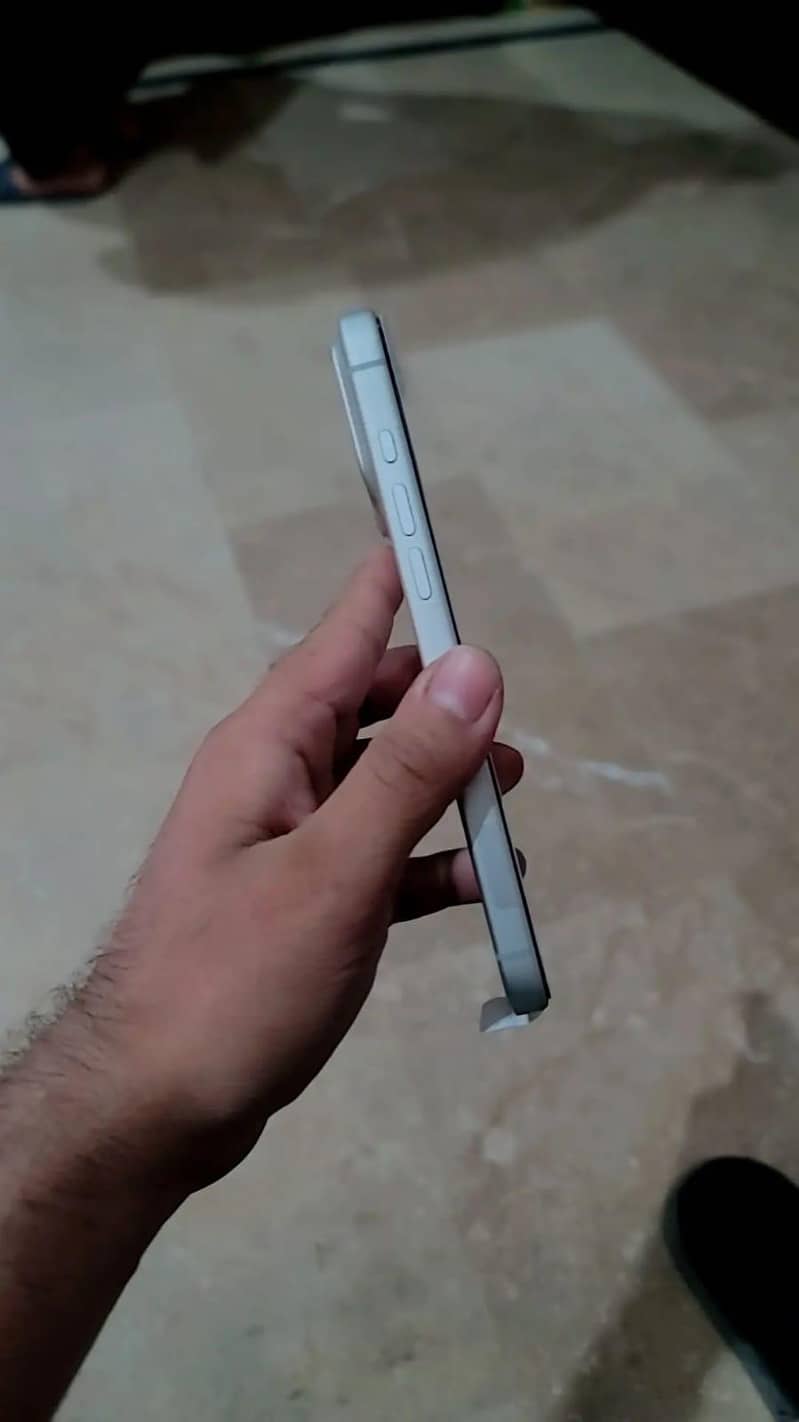 Apple iPhone 17 Pro Max 4