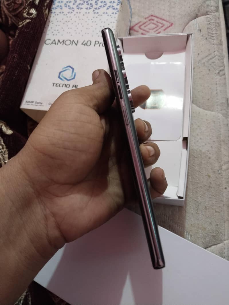 Tecno CAMON 40 Pro 7