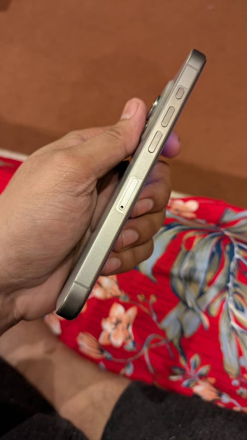 Apple iPhone 15 Pro 6