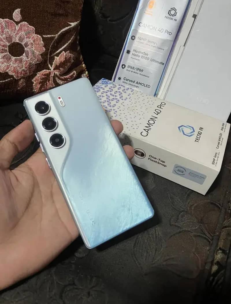Tecno CAMON 40 Pro 1