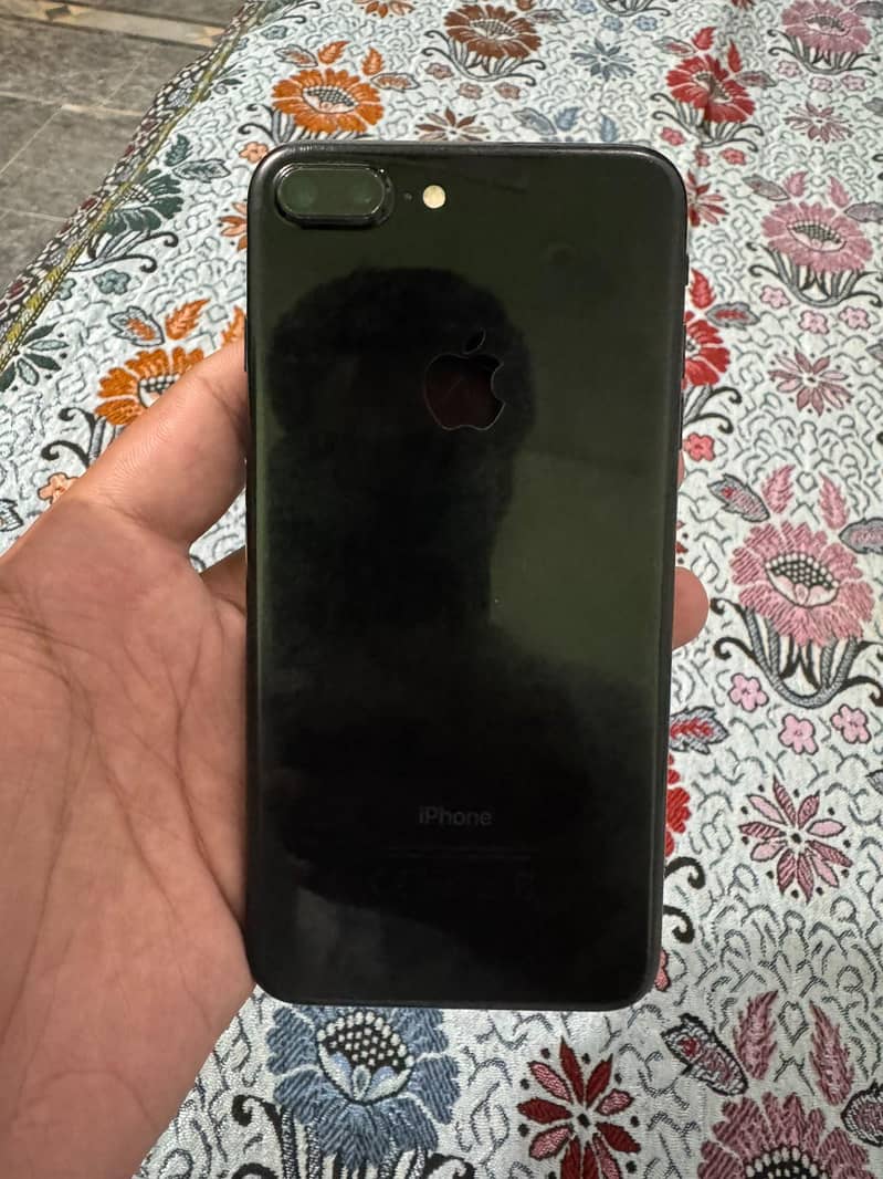 Apple iPhone 7 Plus 1
