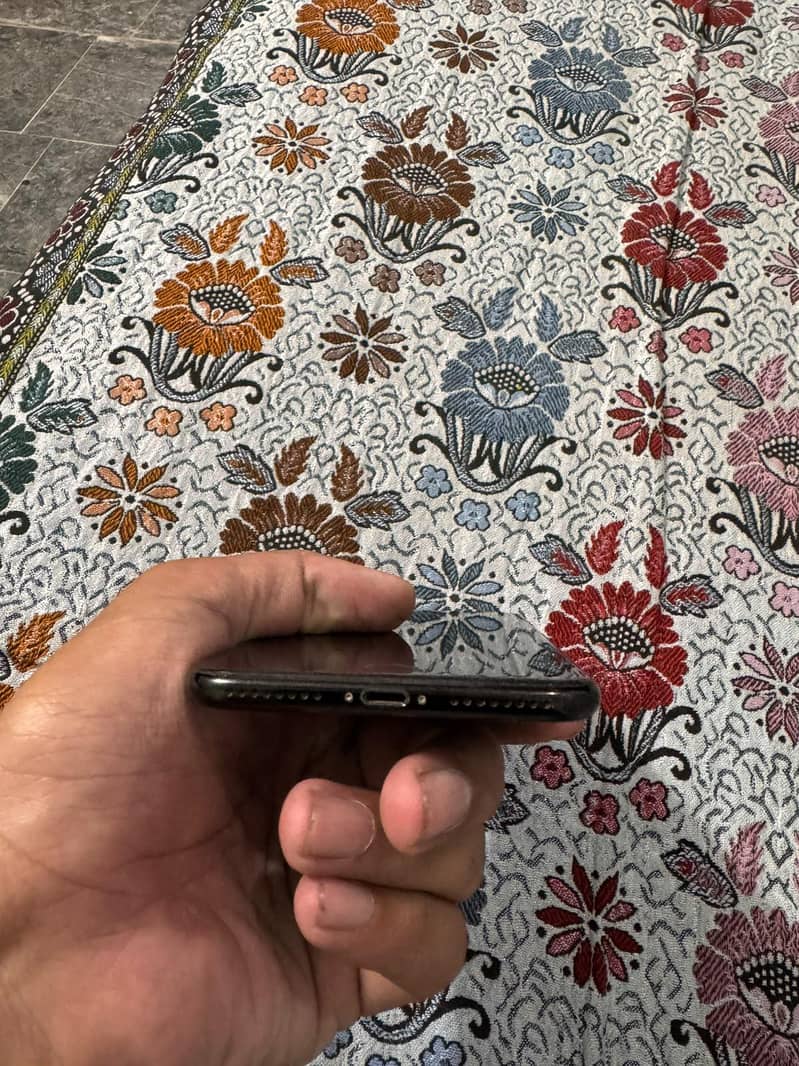 Apple iPhone 7 Plus 3