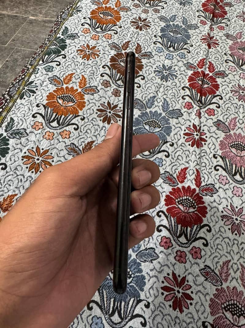 Apple iPhone 7 Plus 4