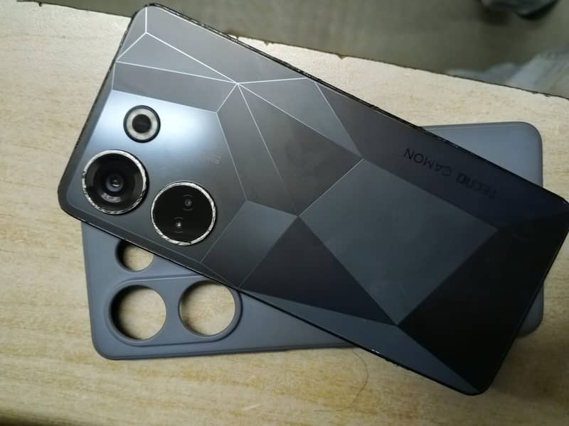 Tecno CAMON 20 0