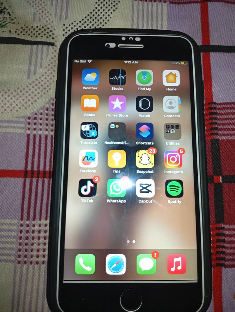 Apple iPhone 8 Plus 1