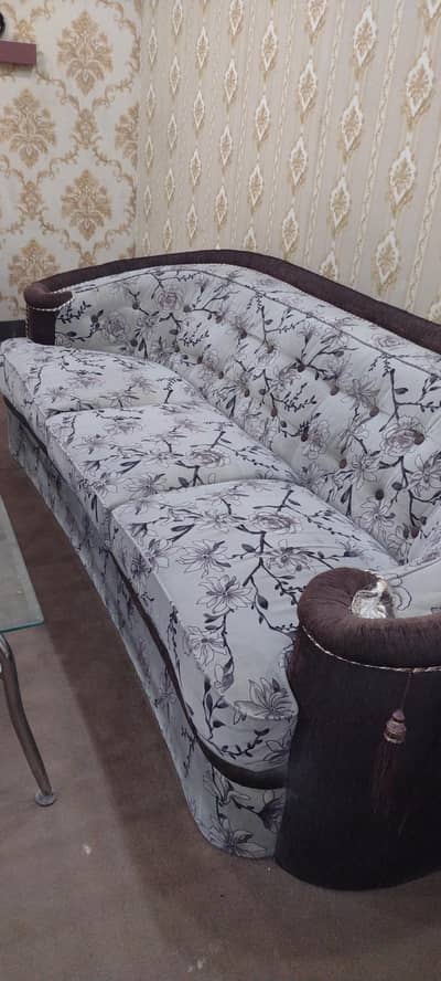 5 Seater Sofa with 2 side tables
