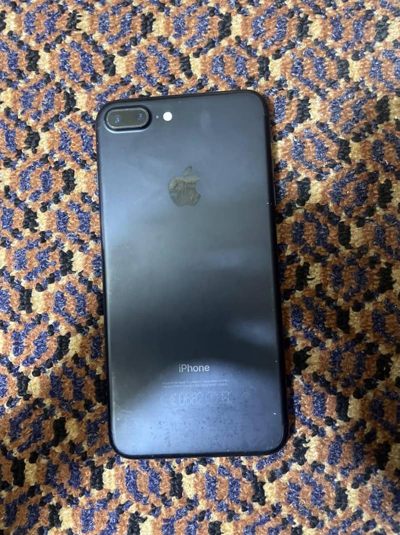 Apple iPhone 7 Plus 2