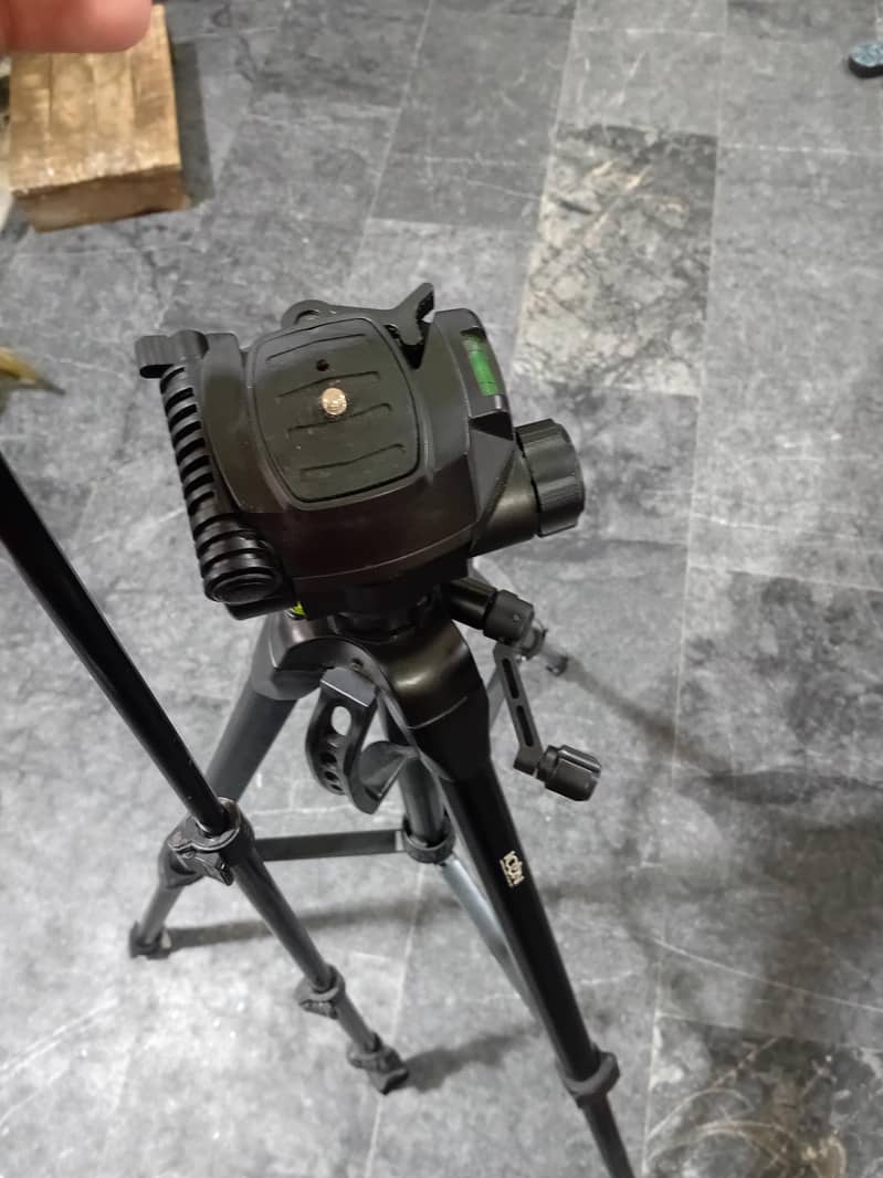 camera stand 0
