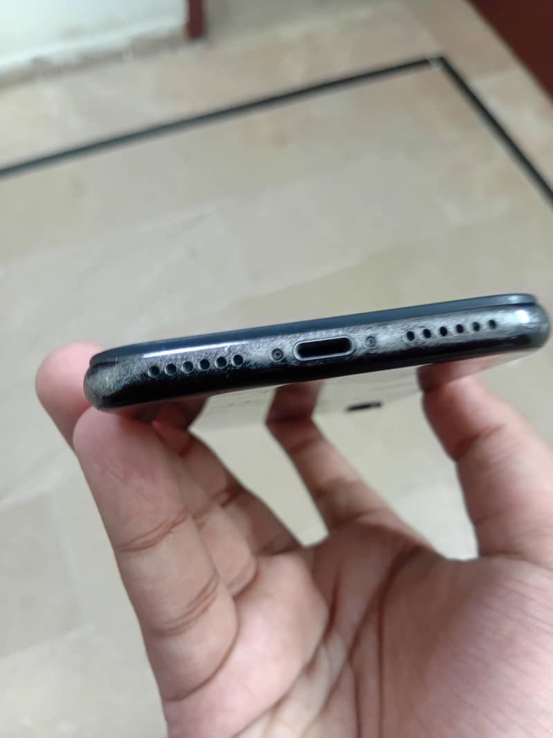 Apple iPhone X 3