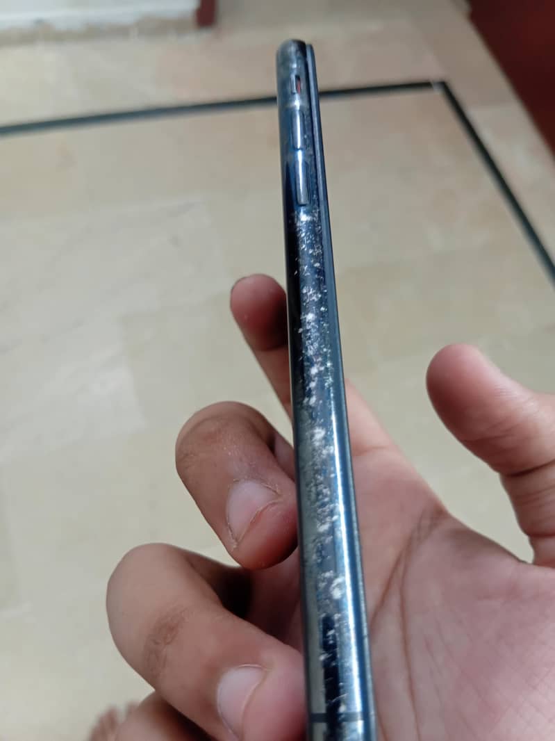 Apple iPhone X 4