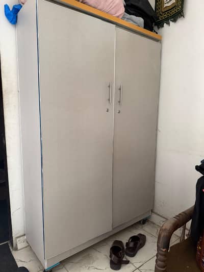 1 month used wardrobe