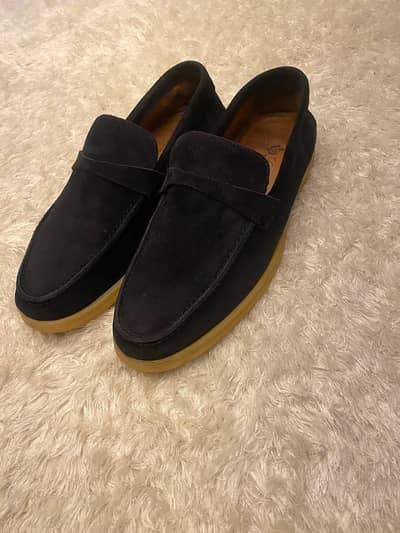Full black Loro piano shoes