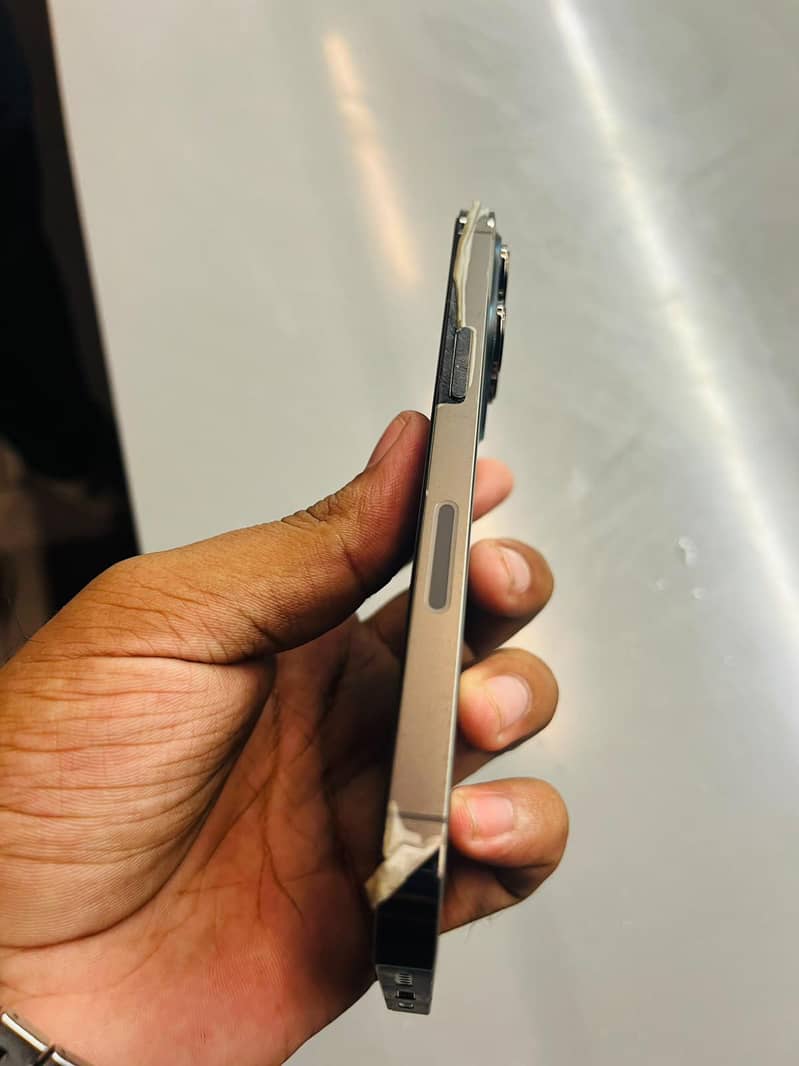 Apple iPhone 13 Pro 3