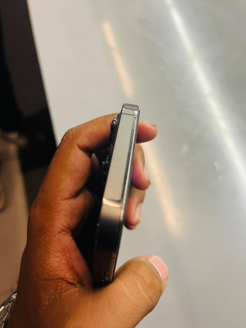 Apple iPhone 13 Pro 4