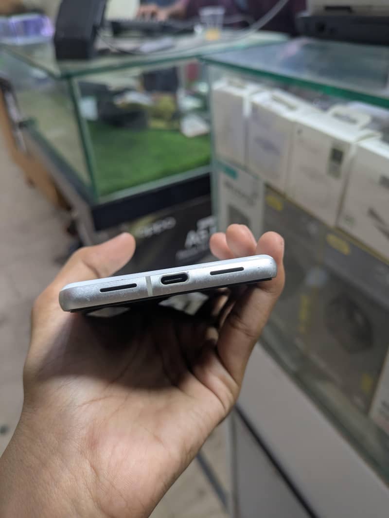 Google Pixel 7 5