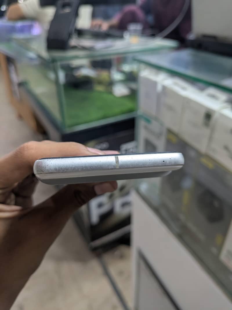 Google Pixel 7 6