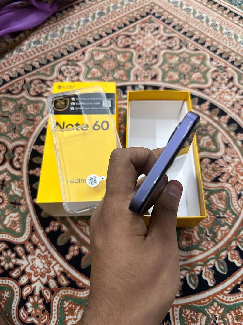 Realme Note 60 4