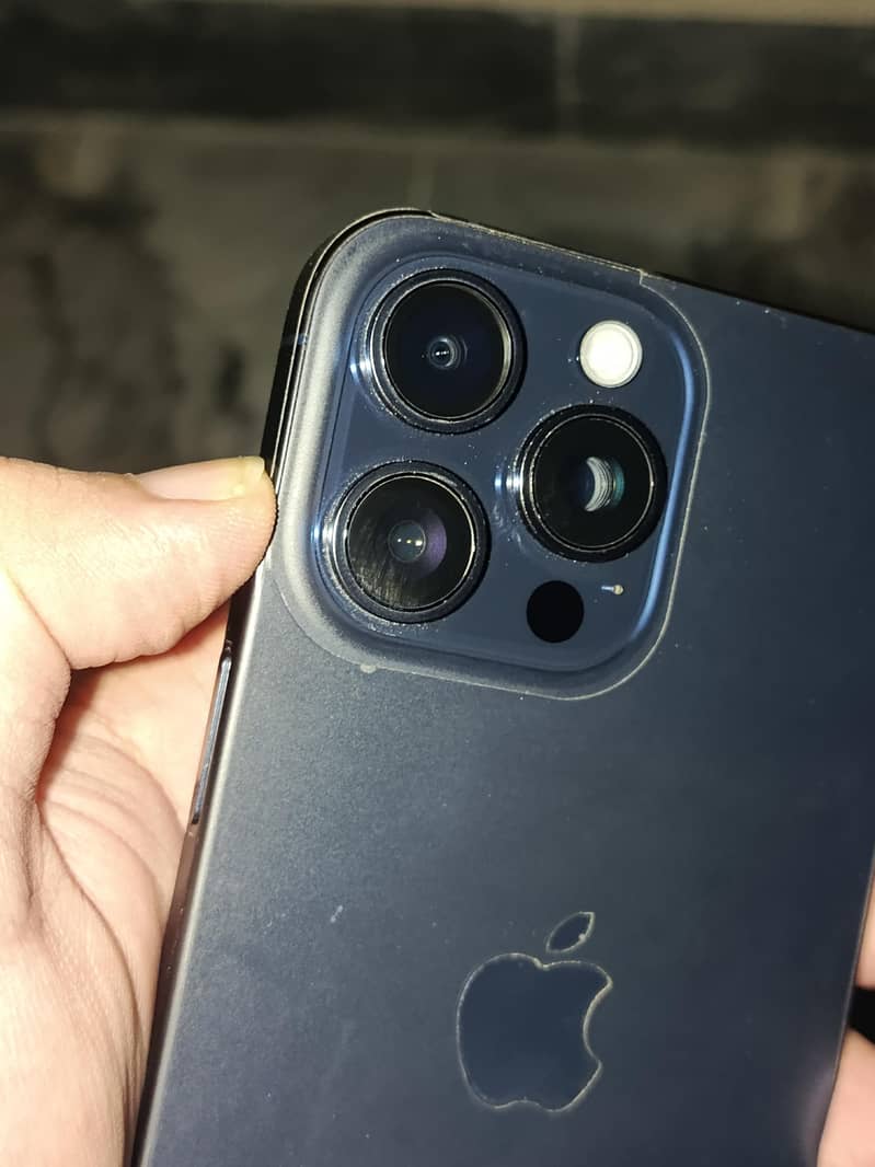 Apple iPhone 15 Pro Max 5