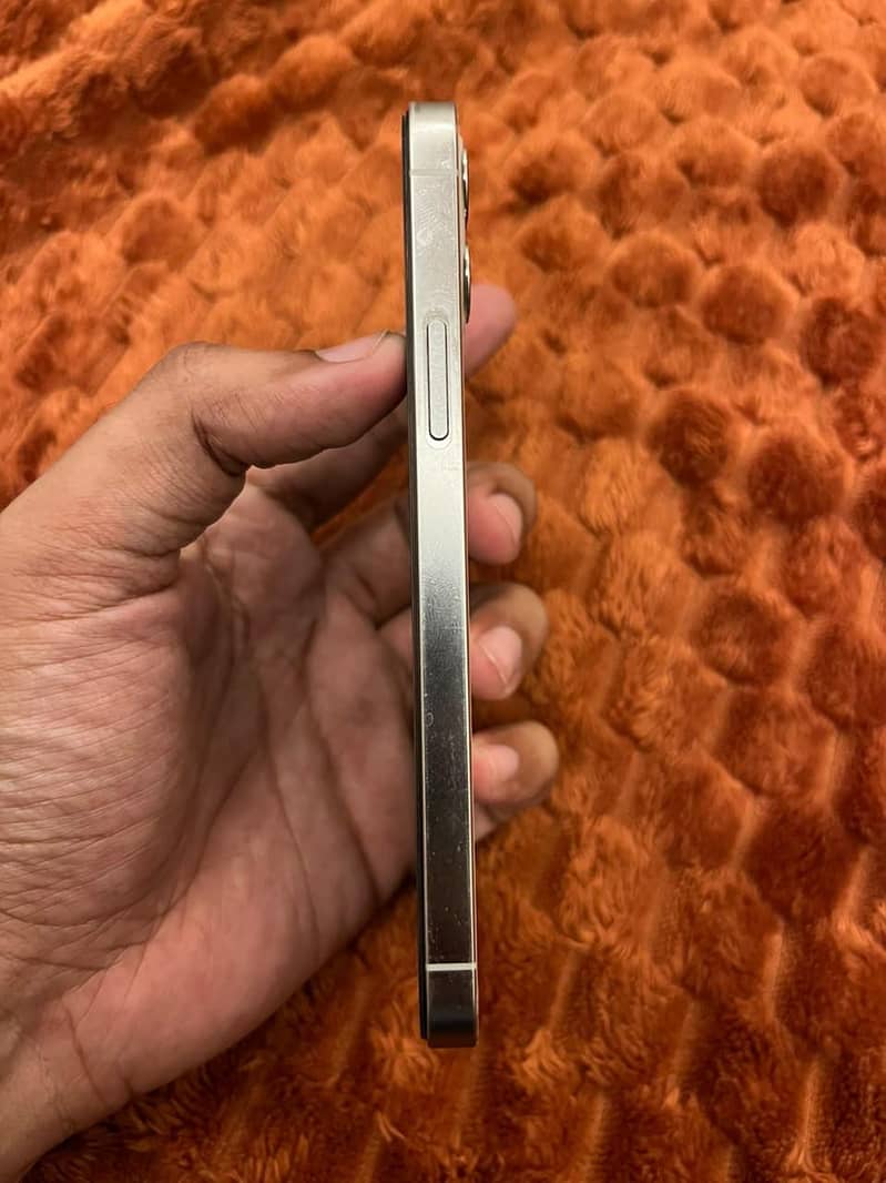 Apple iPhone 12 Pro 1