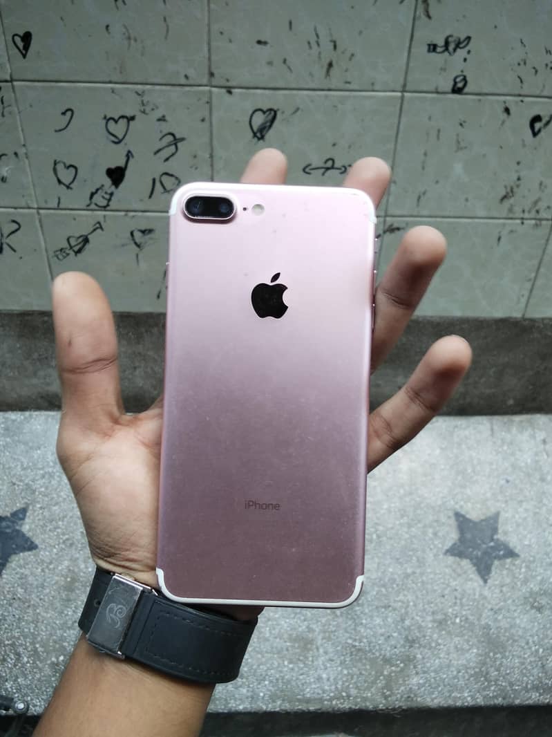 Apple iPhone 7 Plus 0