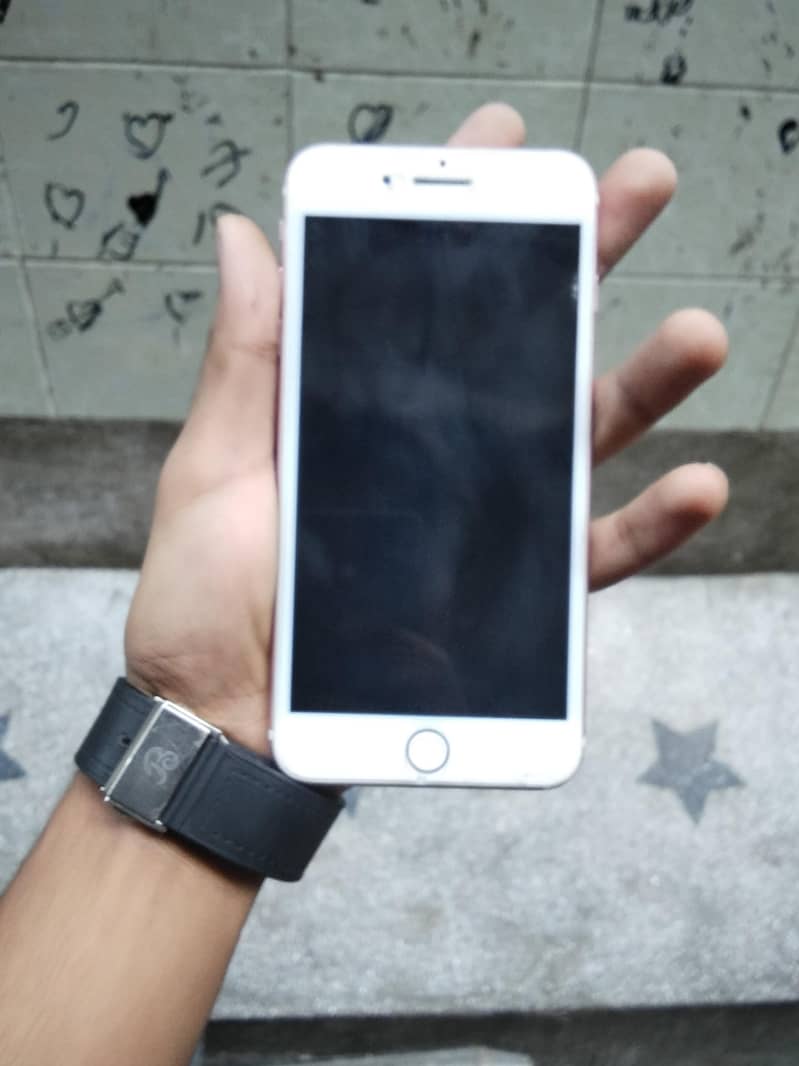 Apple iPhone 7 Plus 1