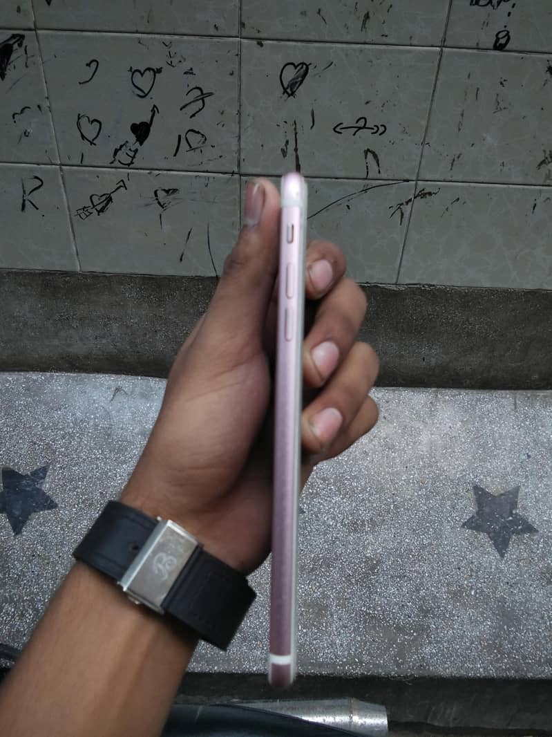 Apple iPhone 7 Plus 5