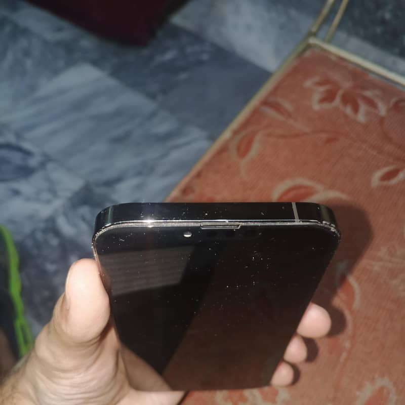Apple iPhone 13 Pro Max 2