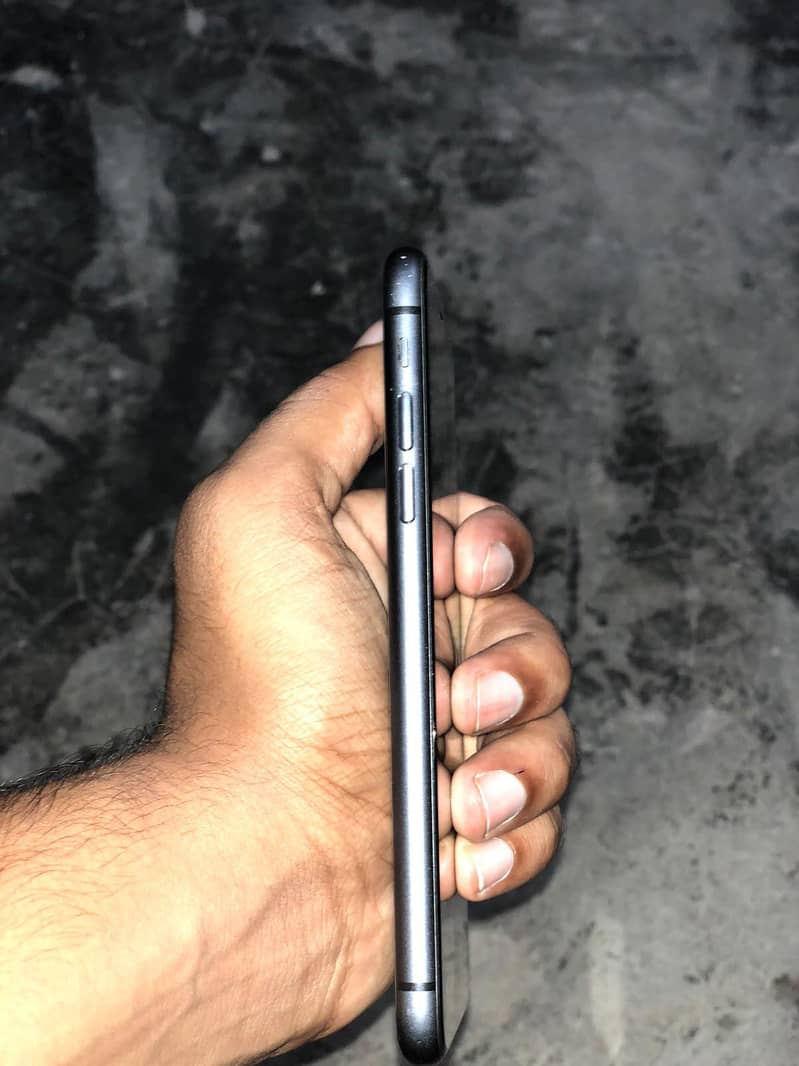 Apple iPhone 11 5