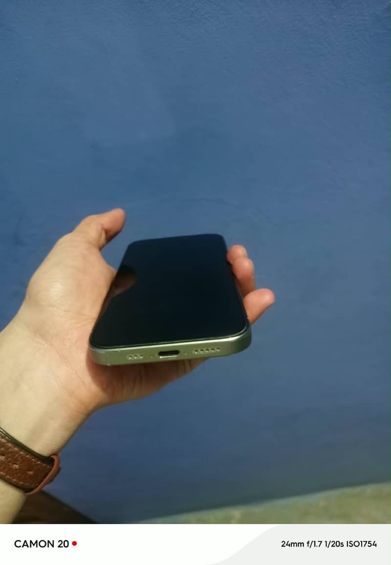 Apple iPhone 15 Pro 3