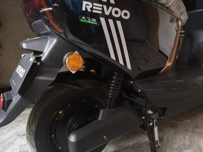 Revoo A12 lithium scotey 1000wat