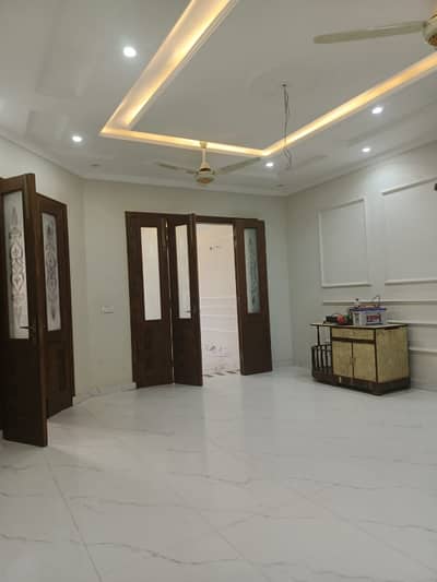 10 MARLA LOWER PORCTION FOR RENT NO GAS
