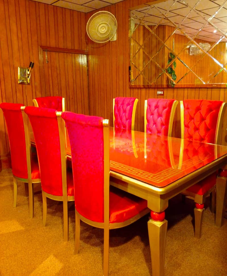 LUXURY DINING TABLE 4