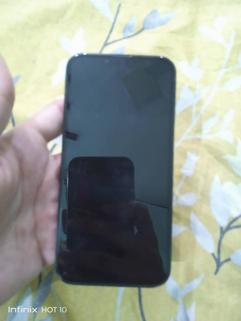 Apple iPhone 13 1