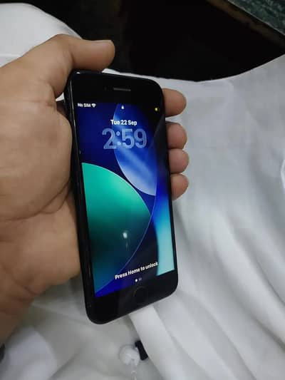 iphone se 64GB non PTA Factory Unlock
