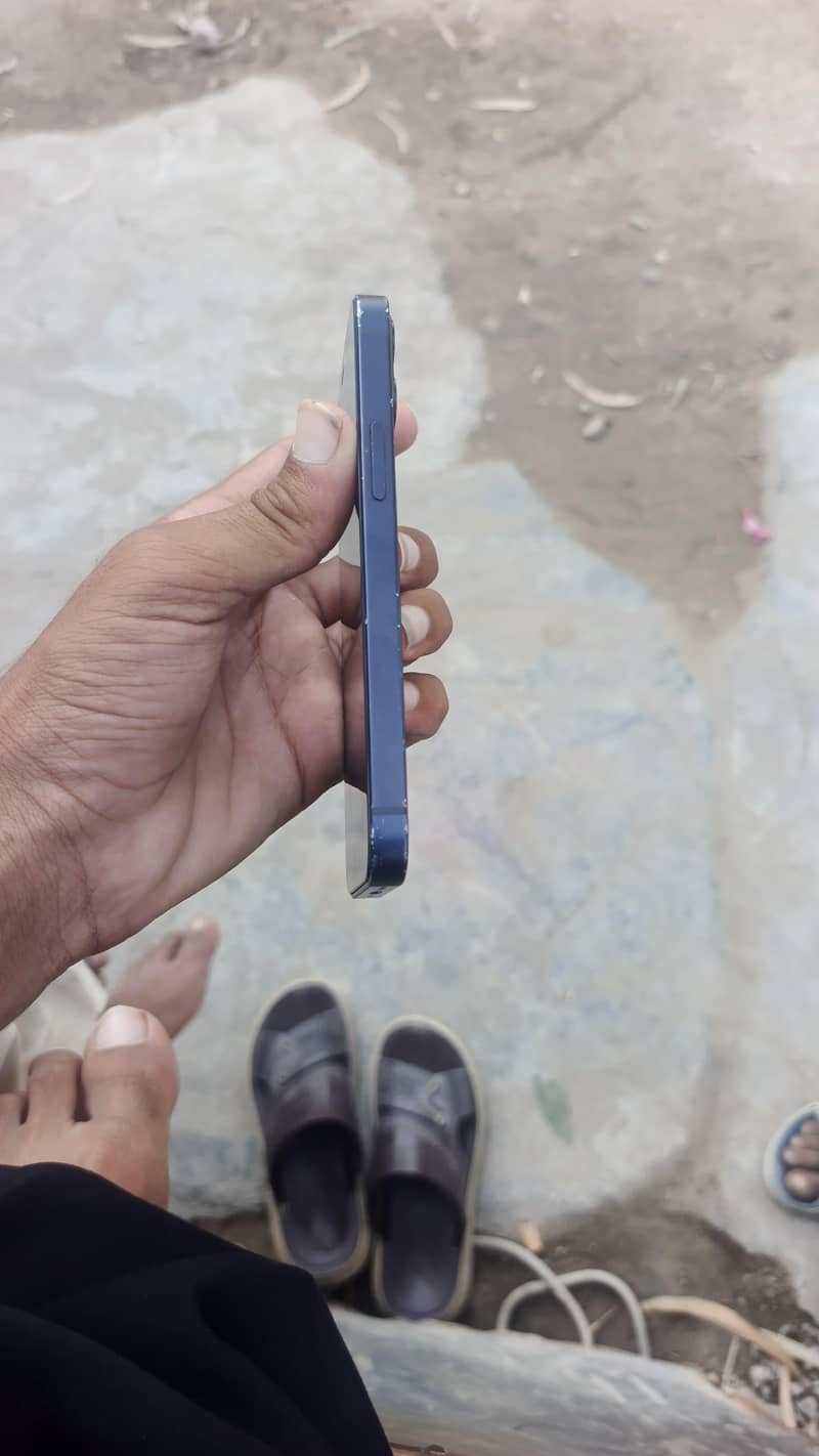 Apple iPhone 12 mini 1